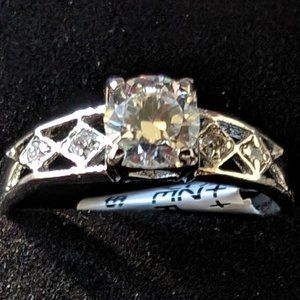 Stunning 1.00ctw Promise / Engagement Ring in .925 Sterling Silver